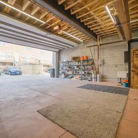 Chicago Mid-Century Gem Steps From United Center Villa Bagian luar foto