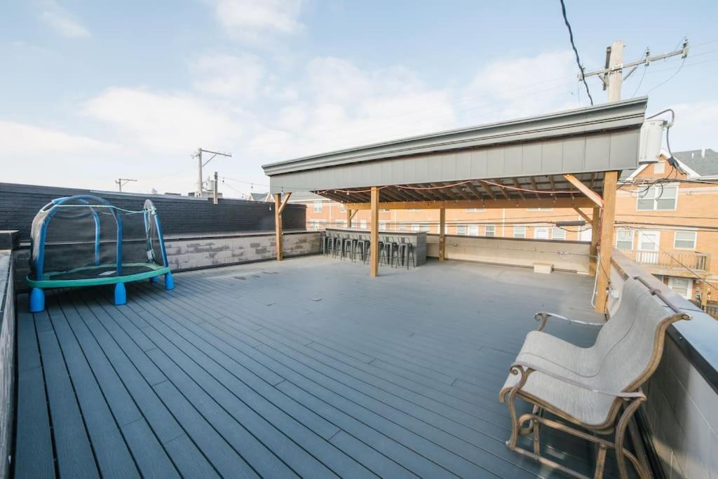 Chicago Mid-Century Gem Steps From United Center Villa Bagian luar foto