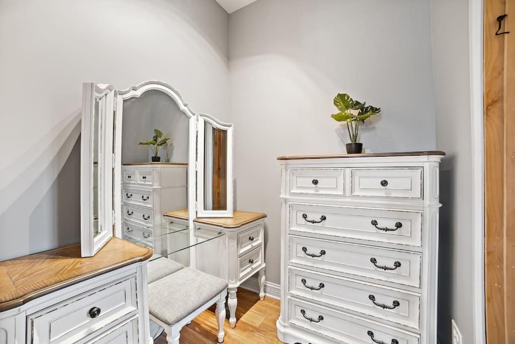 Chicago Mid-Century Gem Steps From United Center Villa Bagian luar foto